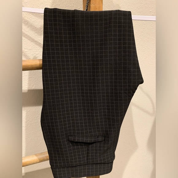Maze size Large pull on pants black with gray grid pattern. - Picture 1 of 3